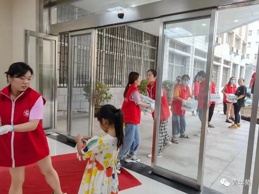 在滔天洪水中(zhōng)，我看到了一股不可(kě)戰勝的力量 
